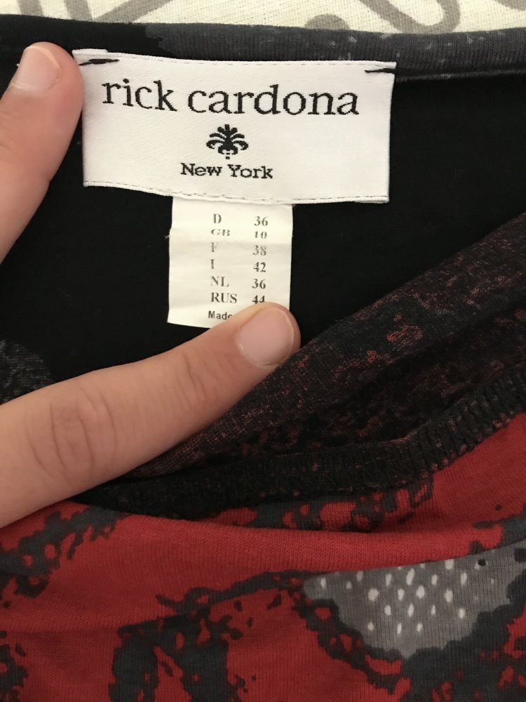 Schwarz rotes Midikleid mit Taillengürtel