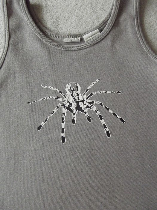 Schönes Achsel Shirt Gr. 104/110 