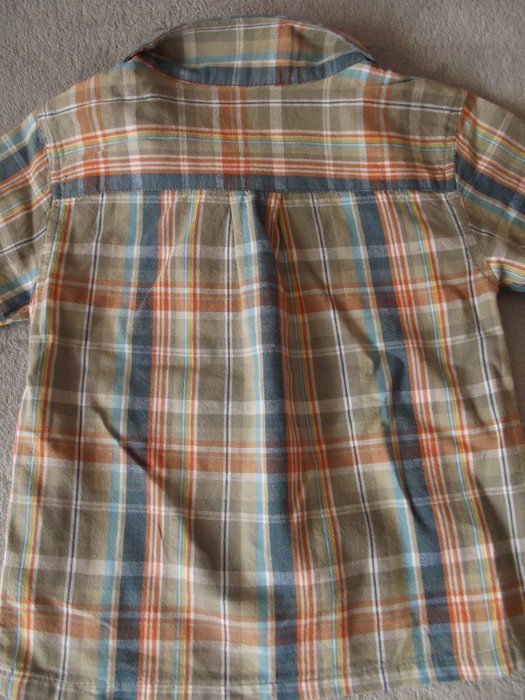 Sehr schönes Kurzarm Hemd Gr. 86 