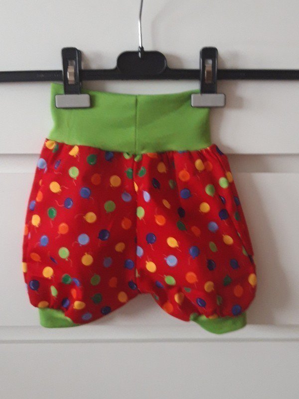 Schöne kurze Pumphose mit Luftballons Gr.80- 86 