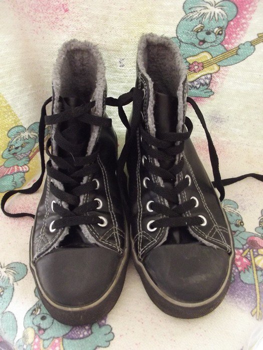 Schöne gefütterte Schuhe Gr. 32 