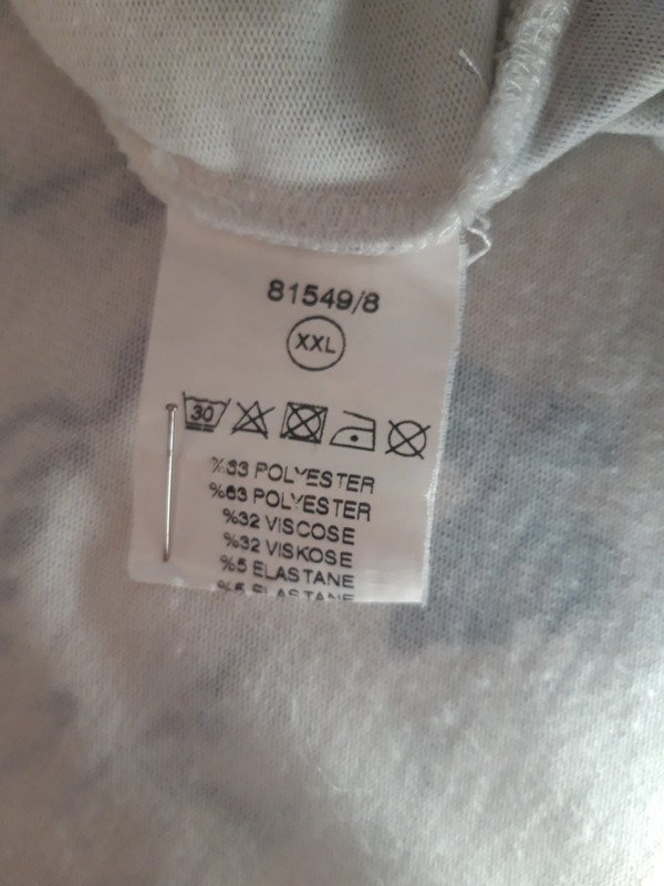 Pulli mit Glitzersteinchen 