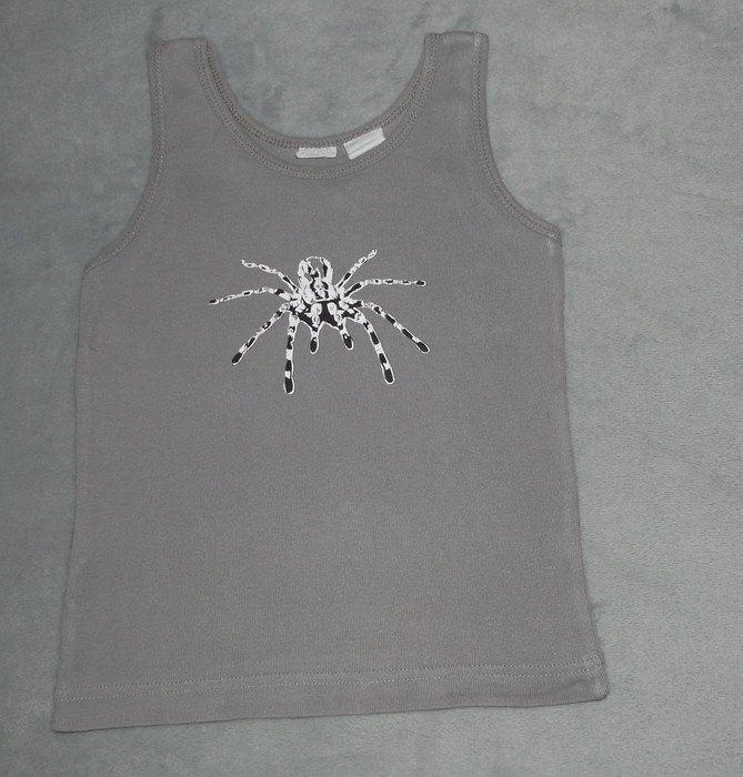 Schönes Achsel Shirt Gr. 104/110 