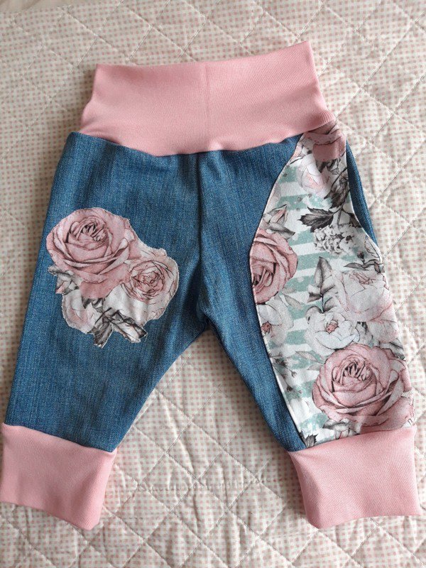 Sehr schöne Jeans- Pumphose Gr. 62/68 