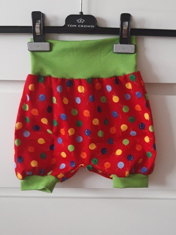 Schöne kurze Pumphose mit Luftballons Gr.80- 86 