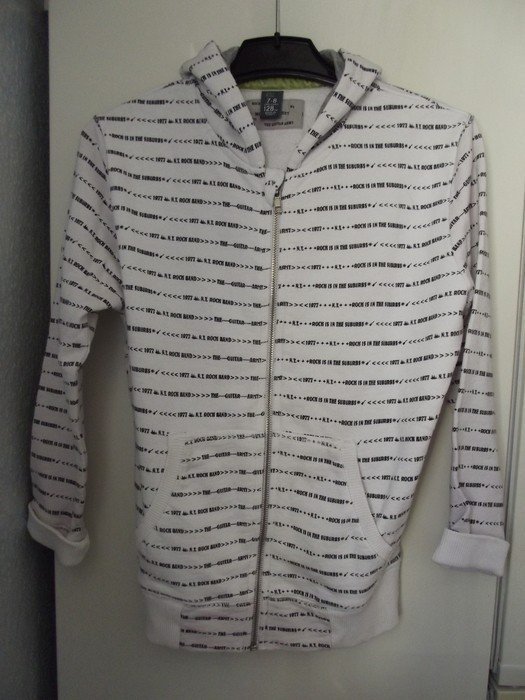 Schöne Kapuzen Sweatjacke von Zara