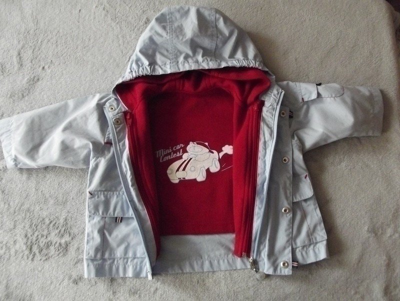 Sehr schönes 2 in 1 Jäckchen mit Kapuze und herausnehmbarer innen Jacke 