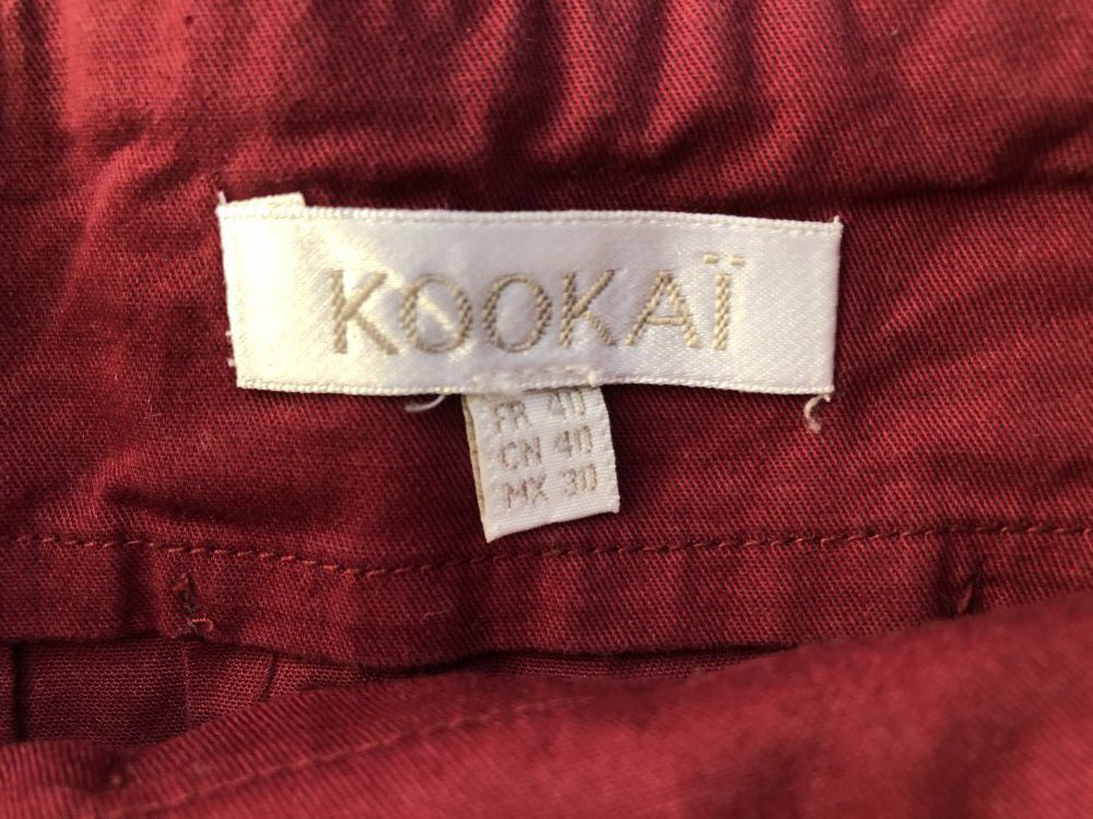 Dunkelroter Kookai Rock