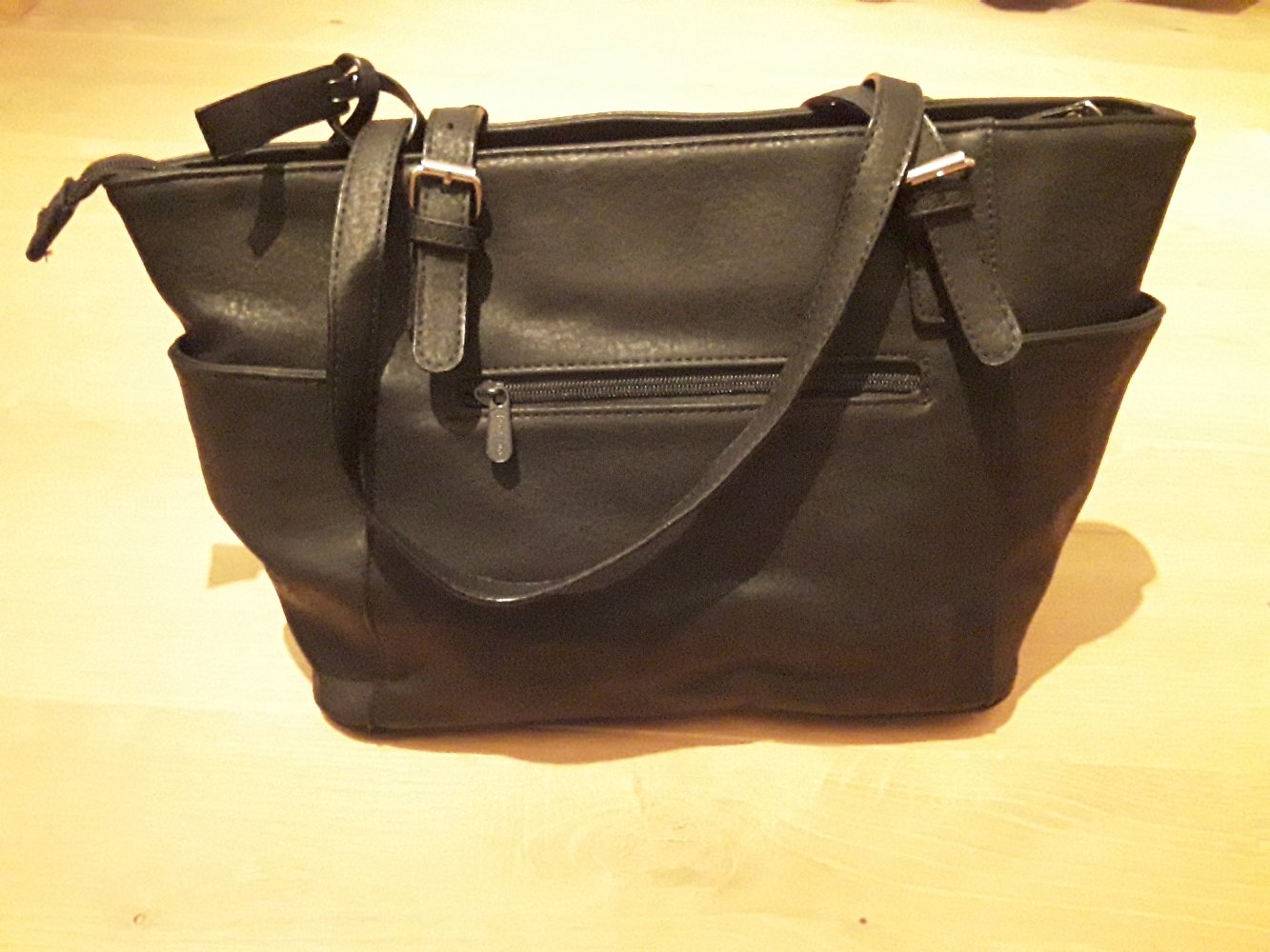 Neuer Shopper, schwarze Tasche