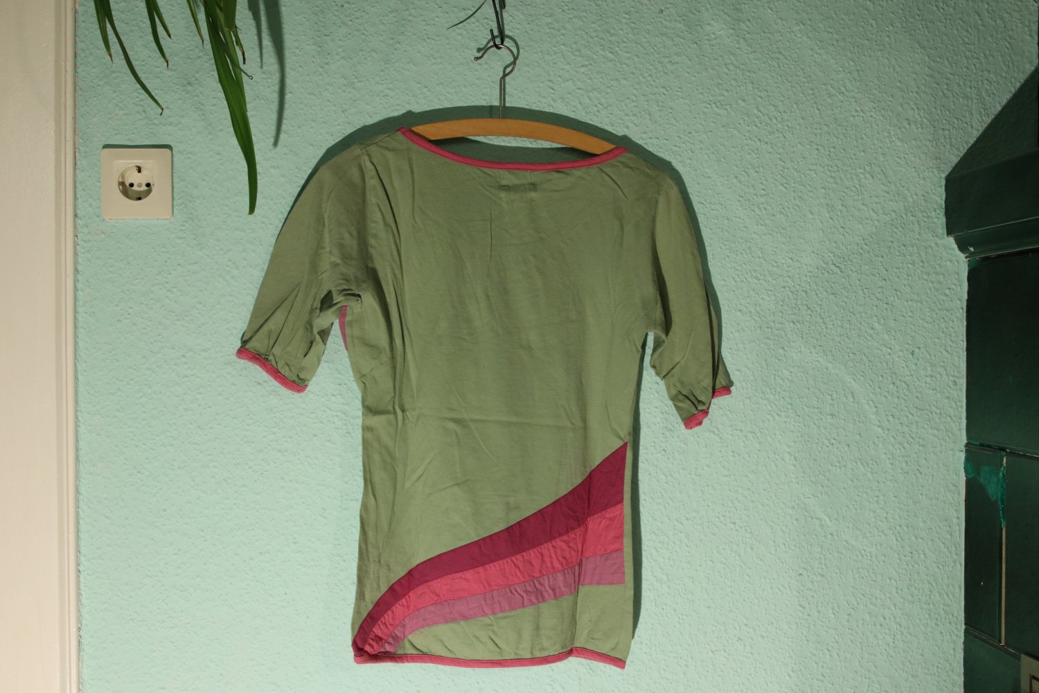 fröhliches Regenbogen Shirt