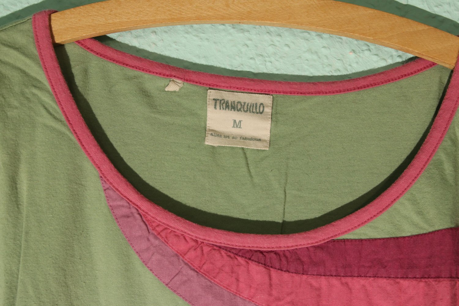 fröhliches Regenbogen Shirt