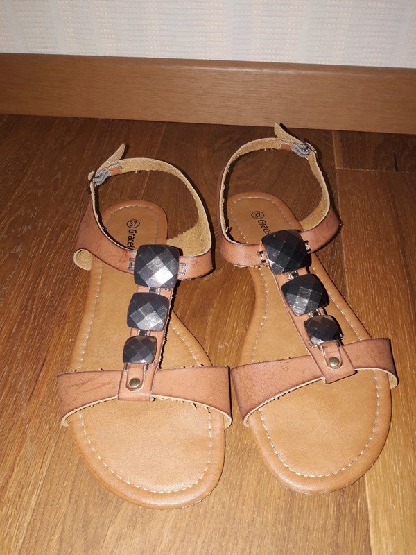 Leder Sandalen braun von Graceland mit goldenen 4ecken