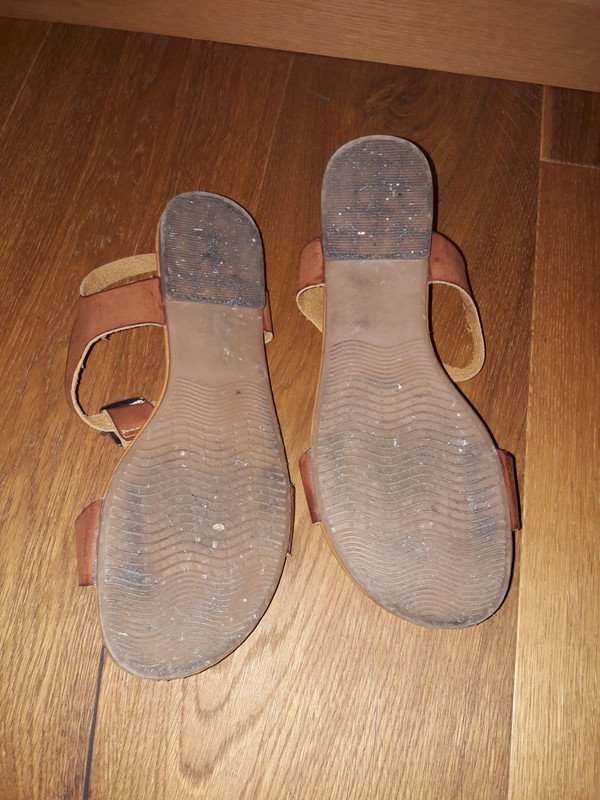 Leder Sandalen braun von Graceland mit goldenen 4ecken