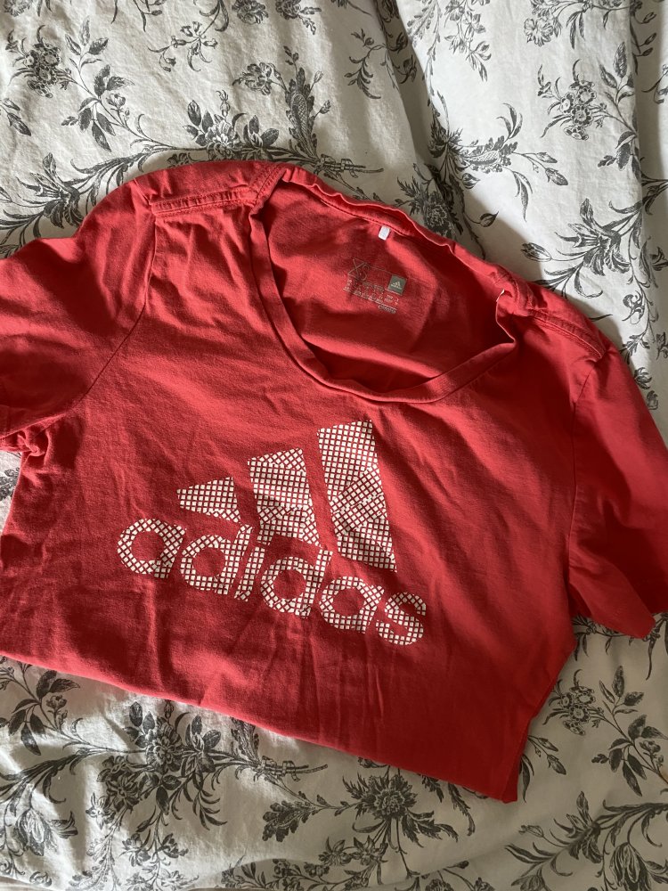 Adidas T-Shirt
