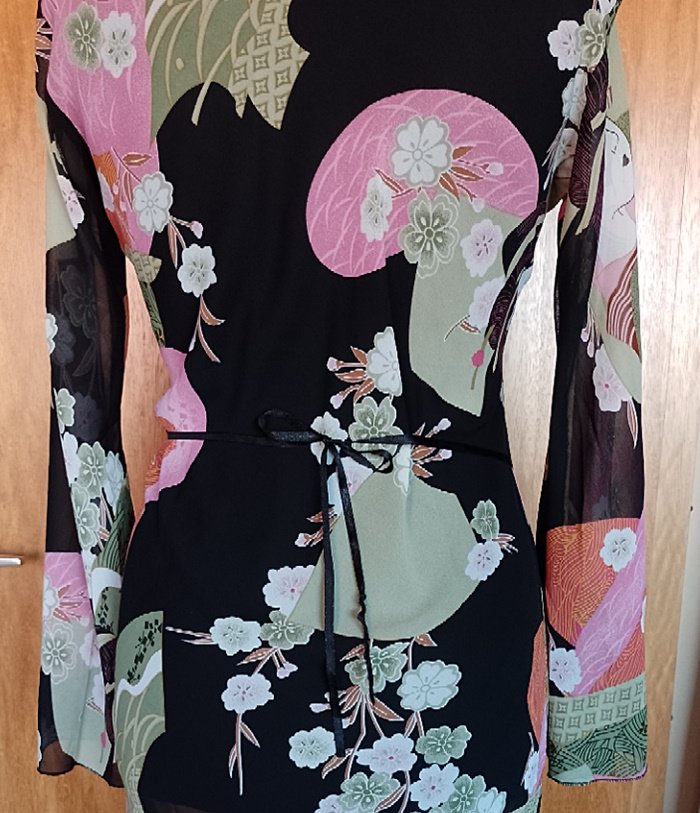 Ausgefallene Tunika, asymmetrisch geschnitten, ca. Gr. 38