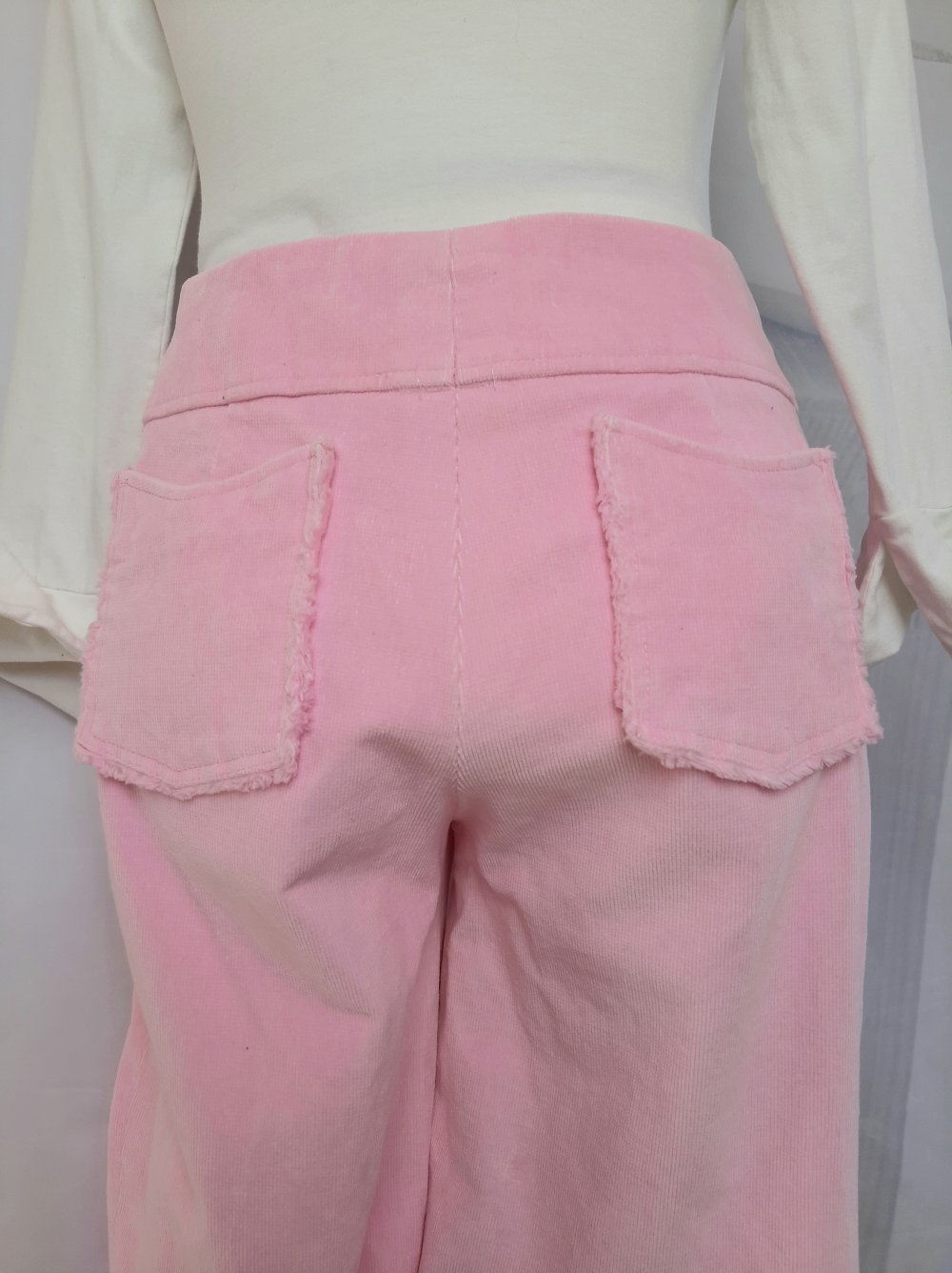 Feincordhose mit Applikation, gerade geschnitten