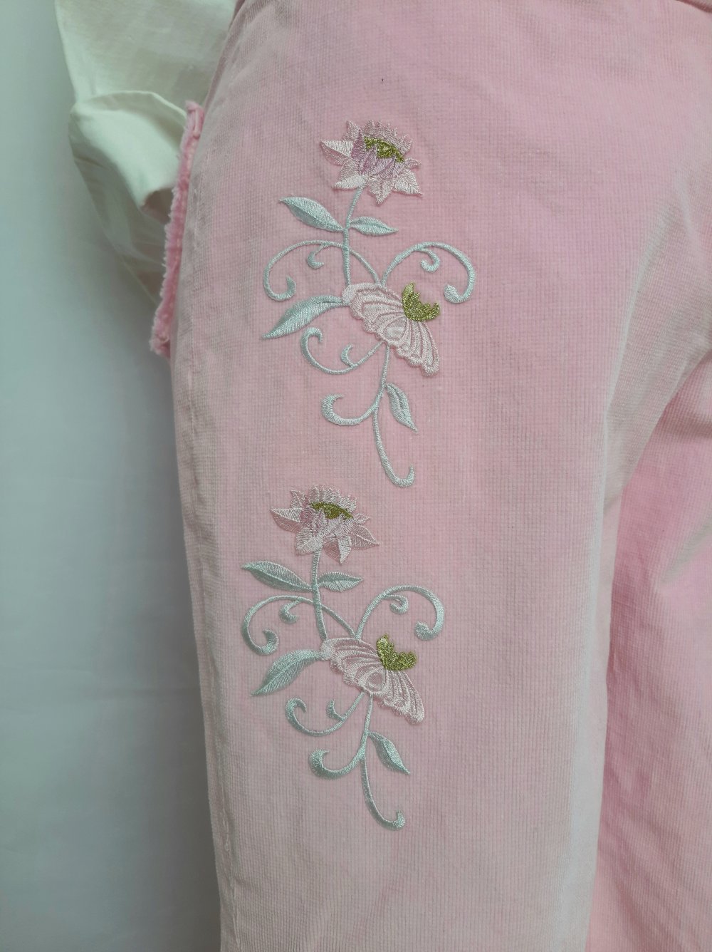 Feincordhose mit Applikation, gerade geschnitten