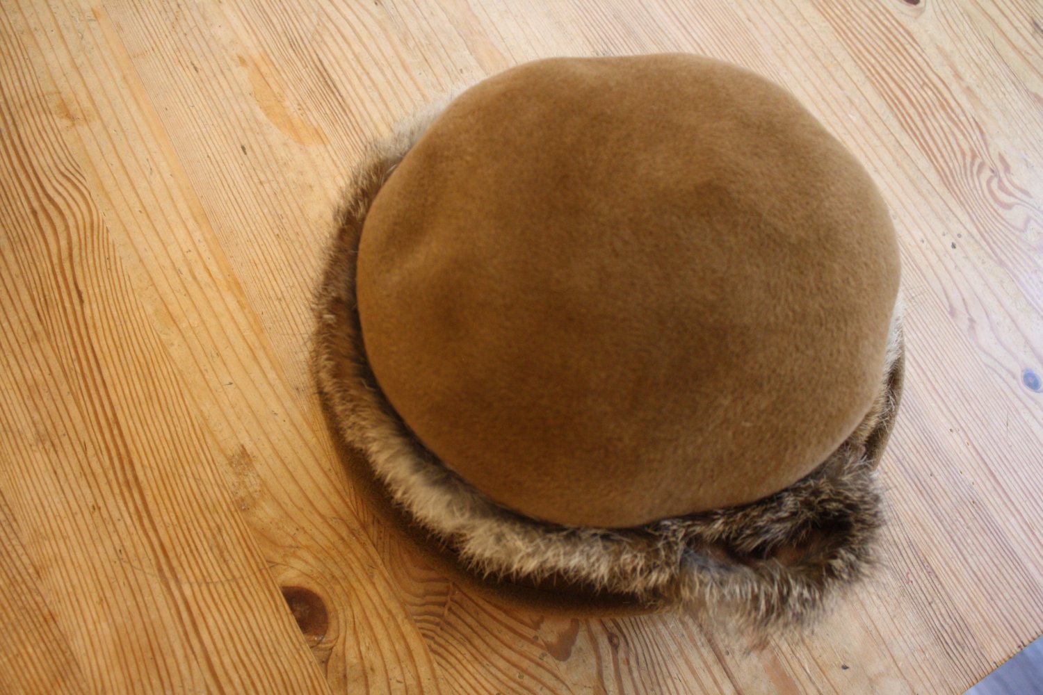 Hut - Wollfilz braun mit Pelzbesatz