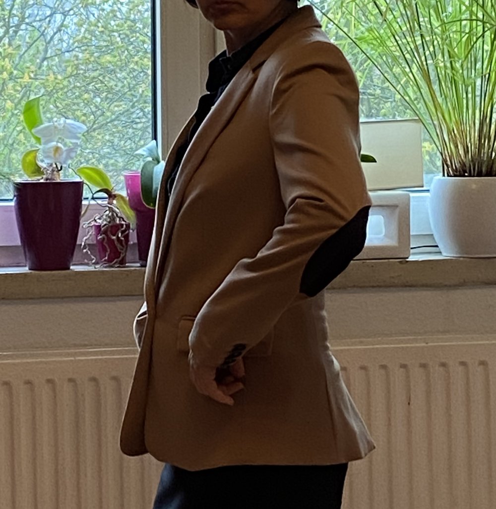 Sehr schöner Blazer für Frühling oder Herbst, nach Anlass klassisch fürs Büro oder zur Kombinieren für Abend oder Tag