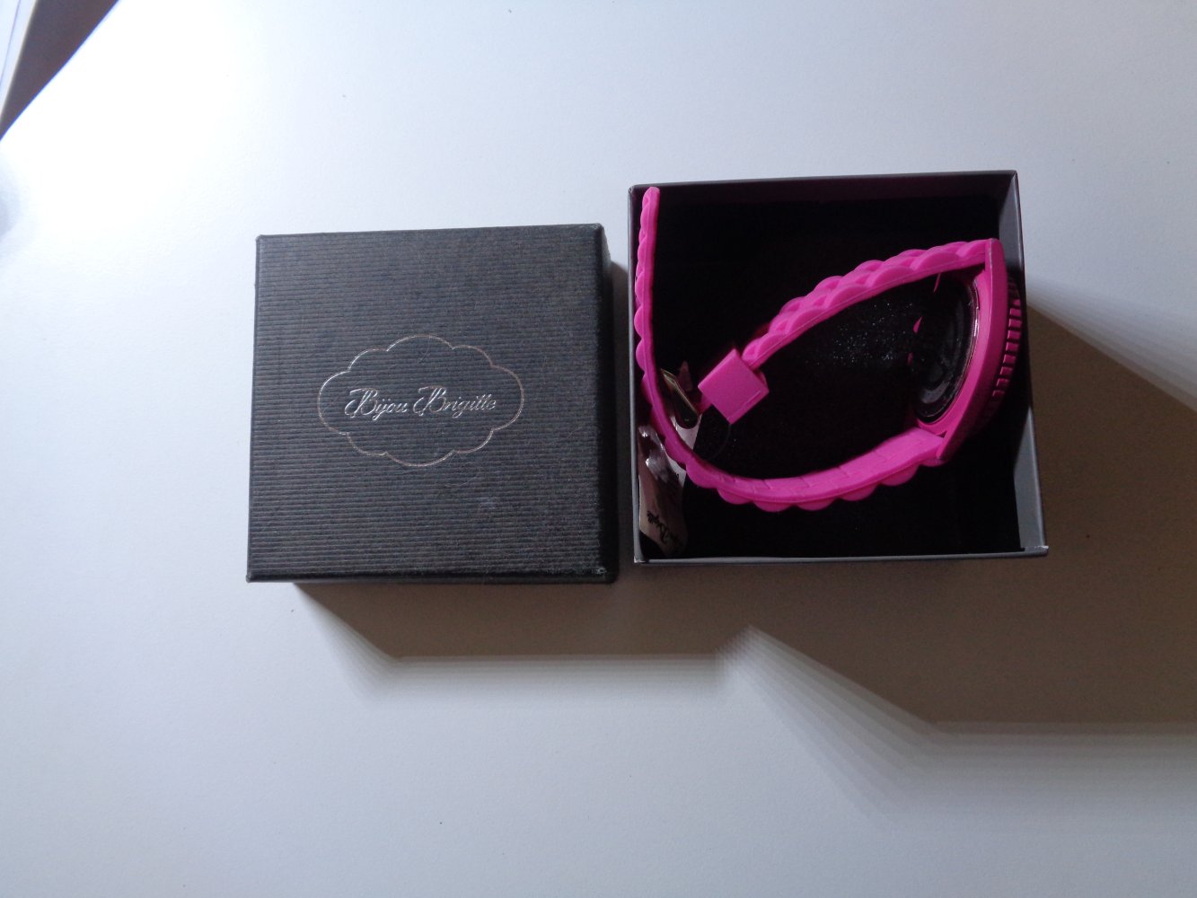 Damenuhr von Bijou Brigitte ind pink - neu mit Etikett