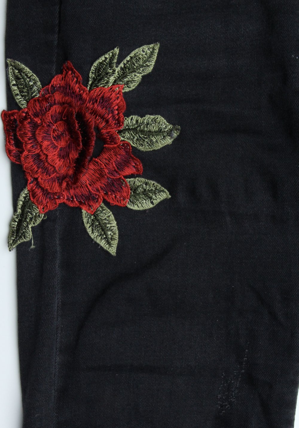 Jeanshose Größe S 36 schwarz Blumenaufsatz Rose Damen-Hose Jeans Hose Gr Blume Blumen Aufsatz grün eng 