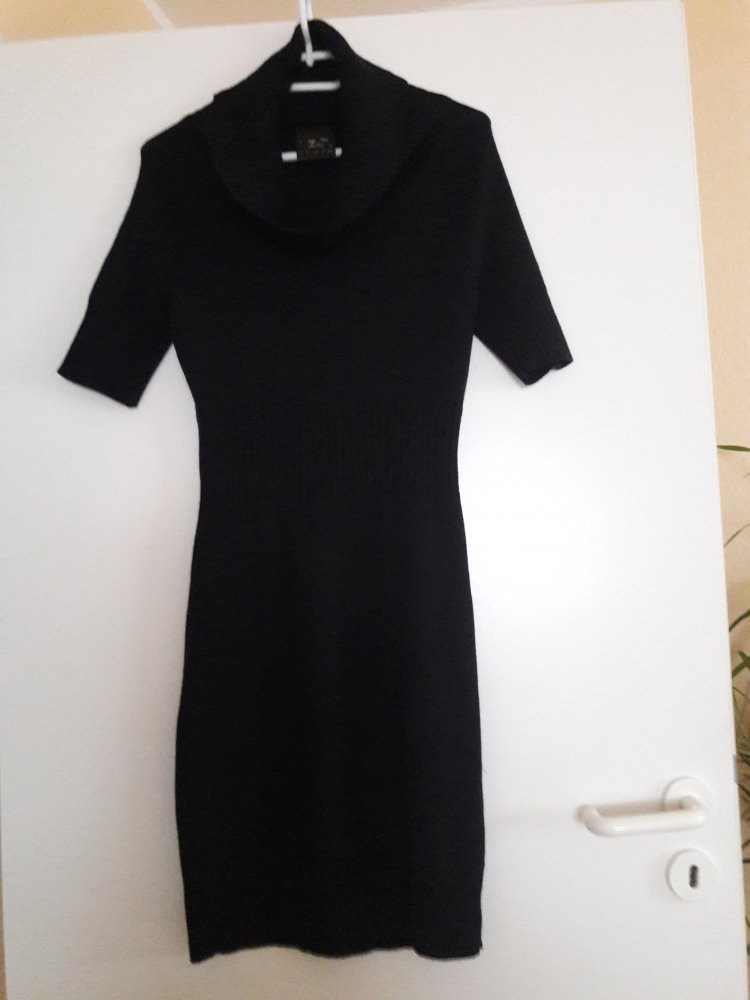 Halbarm-Strickkleid