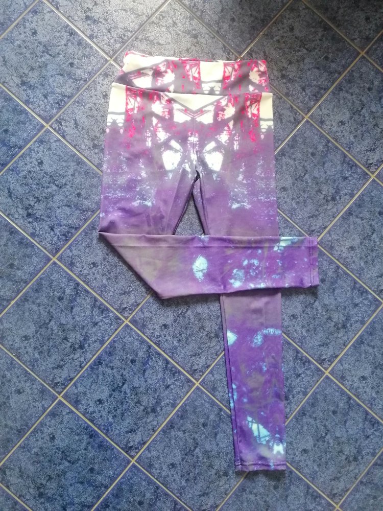 bunt gemusterte Leggins in Lila-Tönen *ungetragen* Gr. S/M
