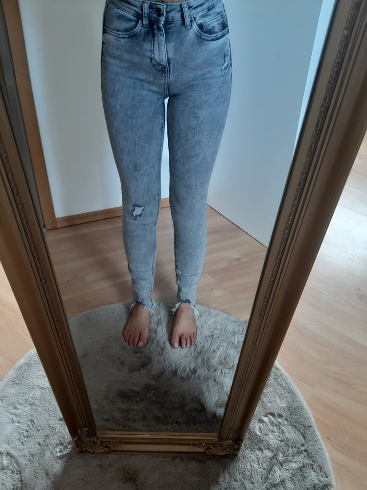 Röhrenjeans high waisted 