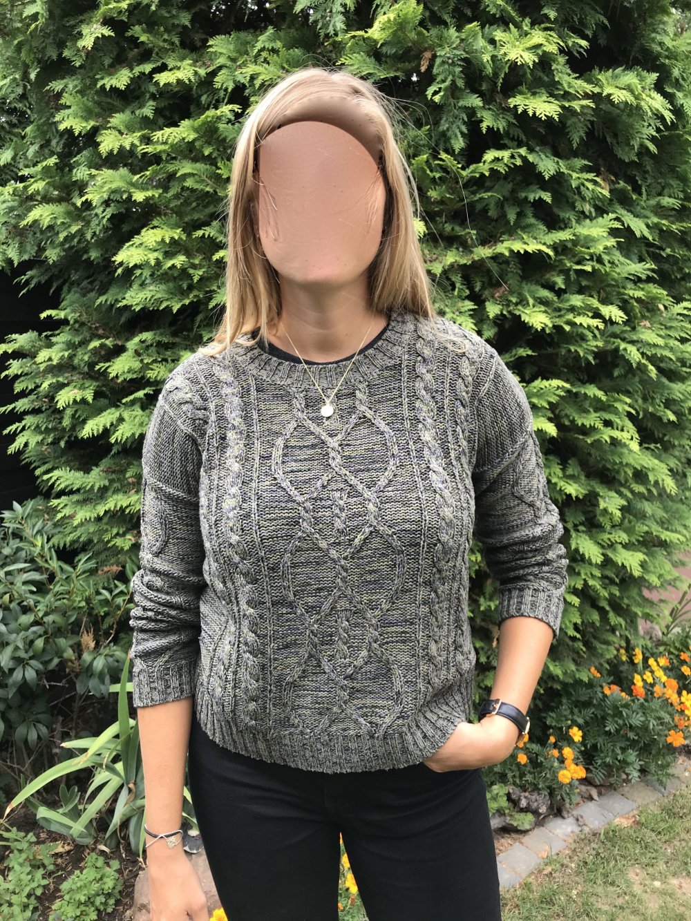 * Winterpullover aus Schweden mit Flechtmuster zu Weihnachten