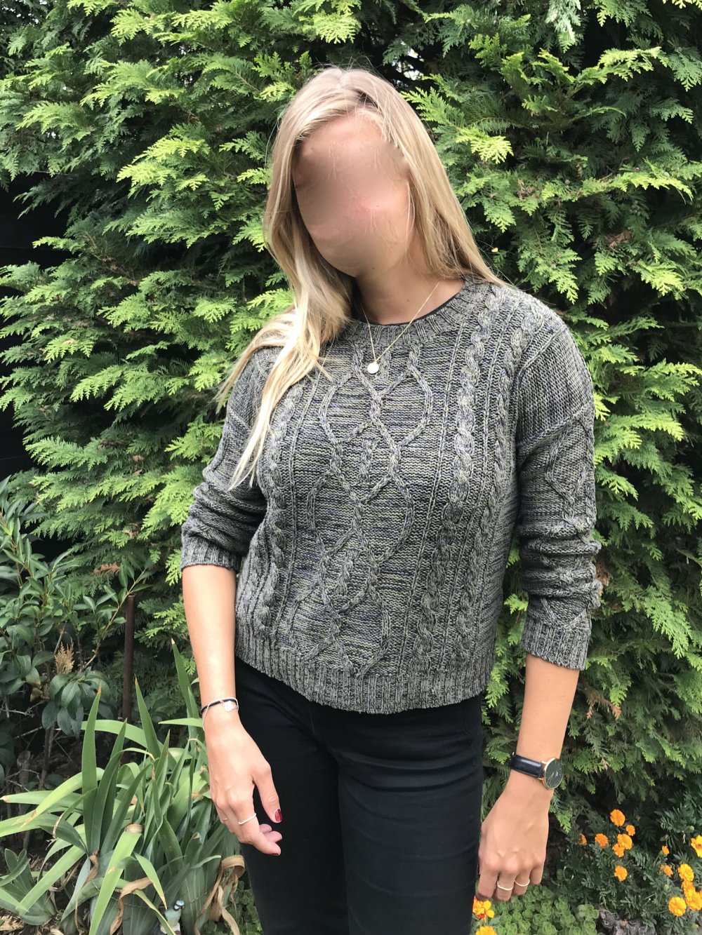 * Winterpullover aus Schweden mit Flechtmuster zu Weihnachten