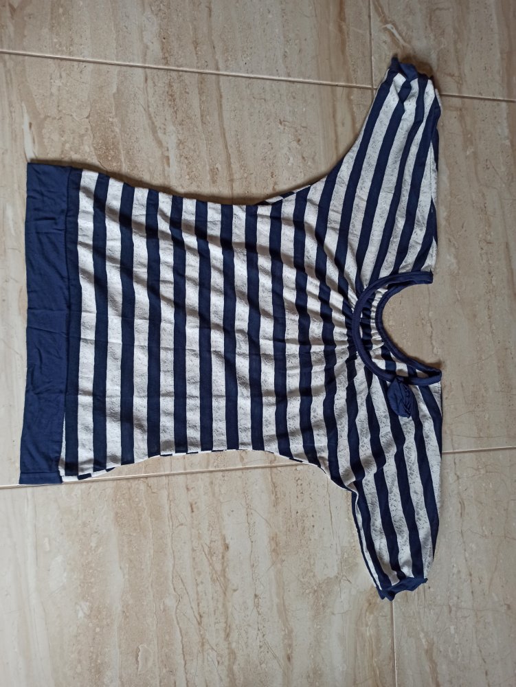 Gestreiftes Top