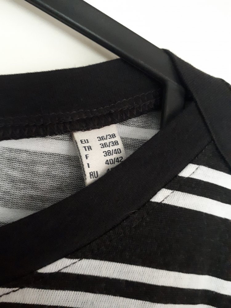 Gestreiftes Shirt von Tchibo essentials TCM Größe S M 36 38 schwarz weiß