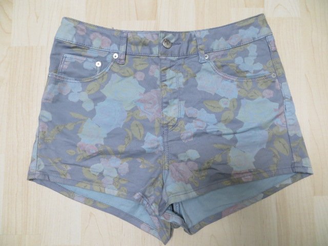 Geblümte Jeansshorts von H&M Conscious