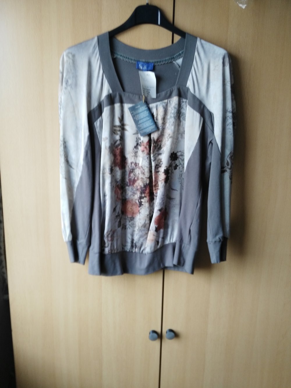 schön gemustertes Shirt