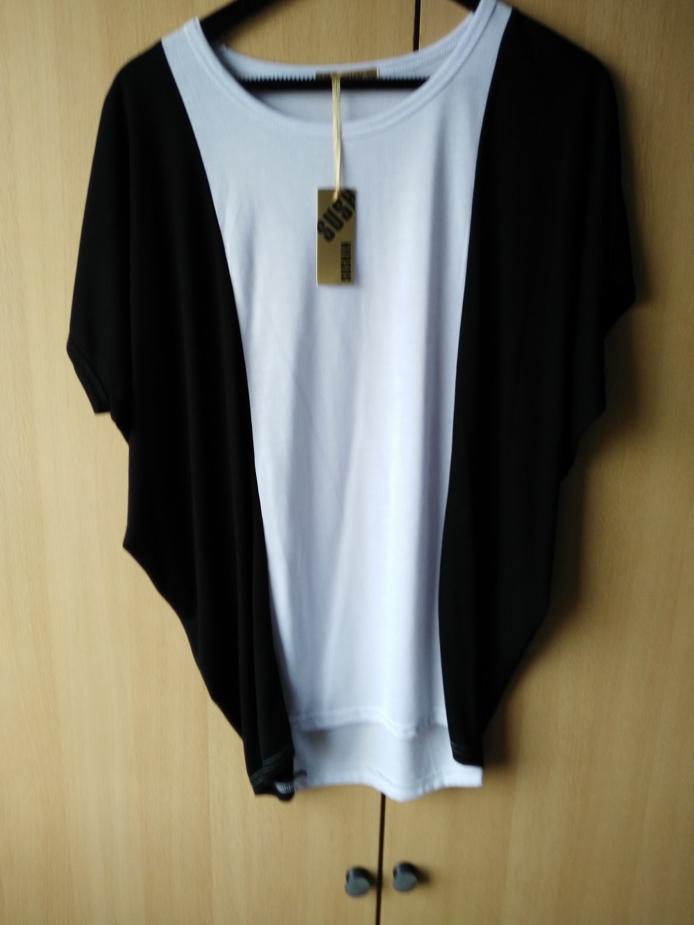 schönen schwarz - weisses Shirt