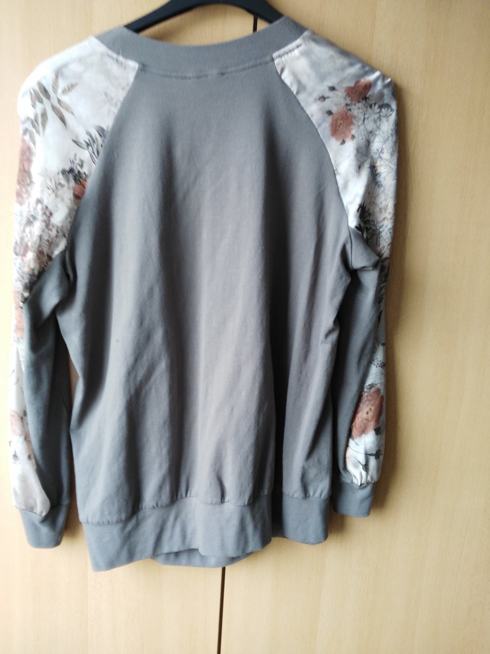 schön gemustertes Shirt