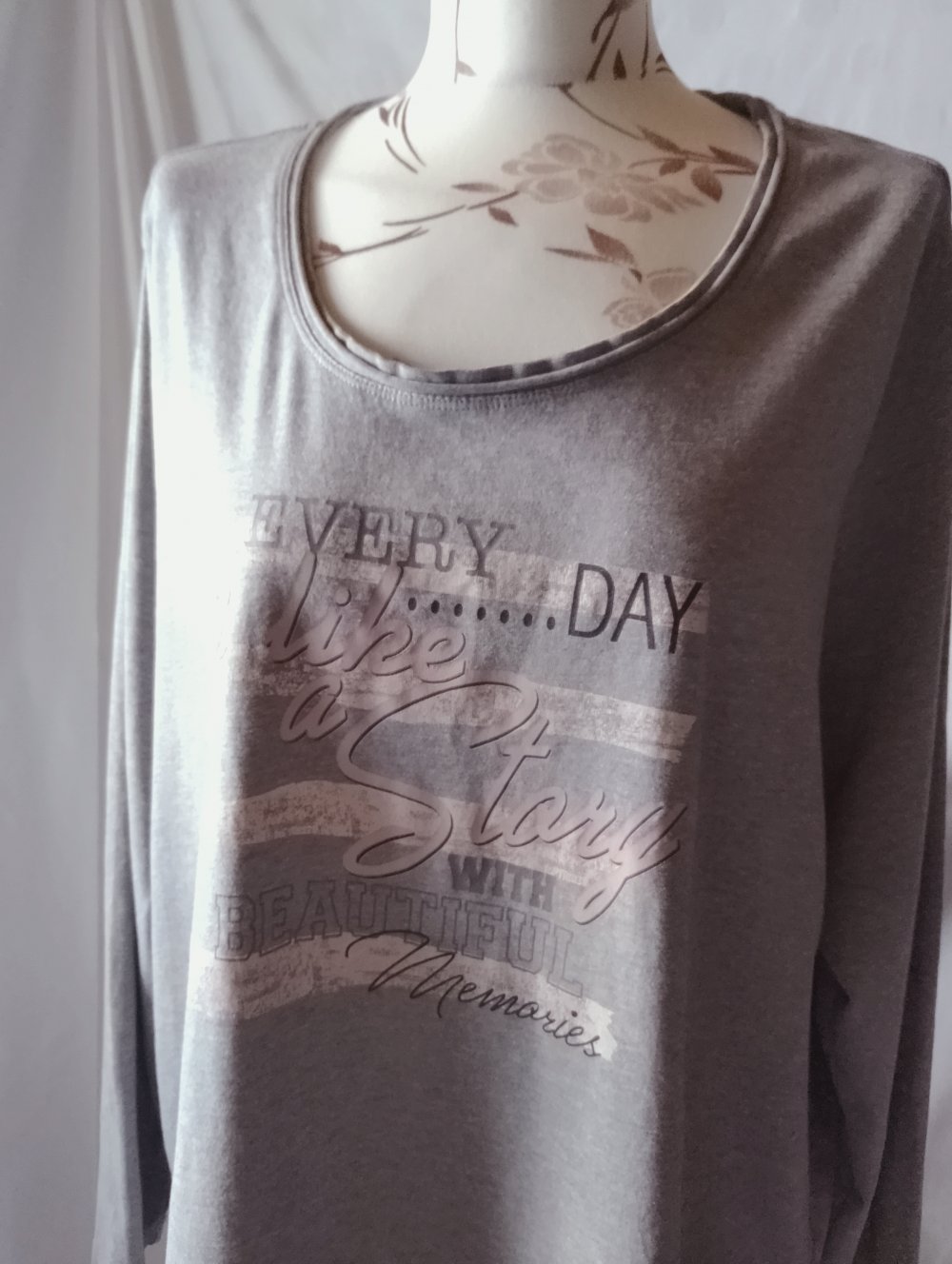 UpFashion Damen Langarm- Stretch- Shirt Gr.50/52 grau Schrift