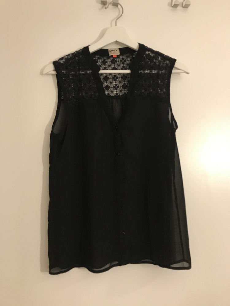 Kurzärmelige schwarze Bluse 