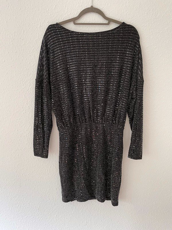 Kleid mit Pailletten Gr M