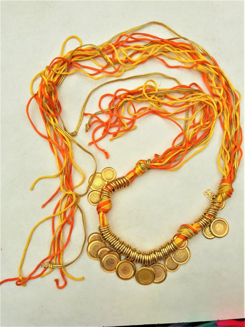 Bauchtanz Gürtel gold-orange-gelbe Schnüre mit Goldmünzen 1,40 m