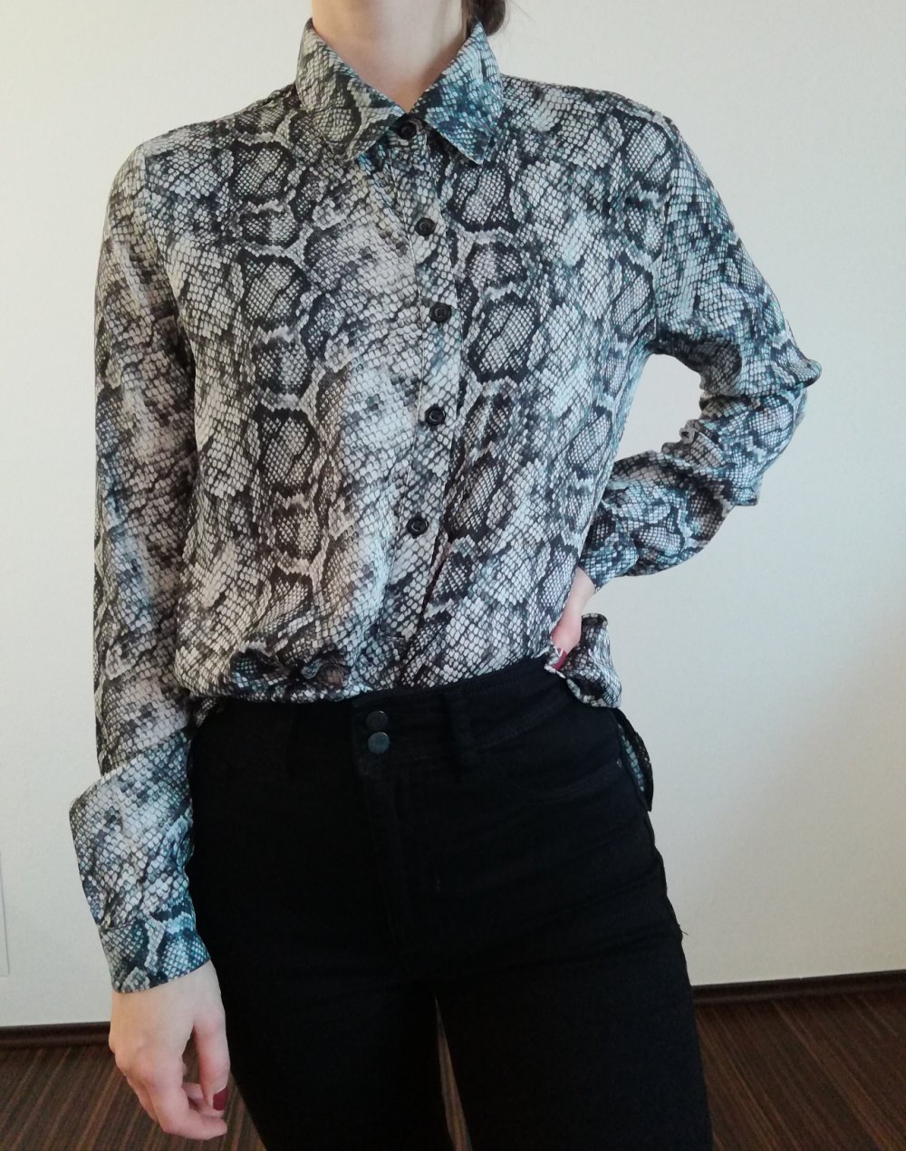 Oversize Bluse mit Schlangenprint