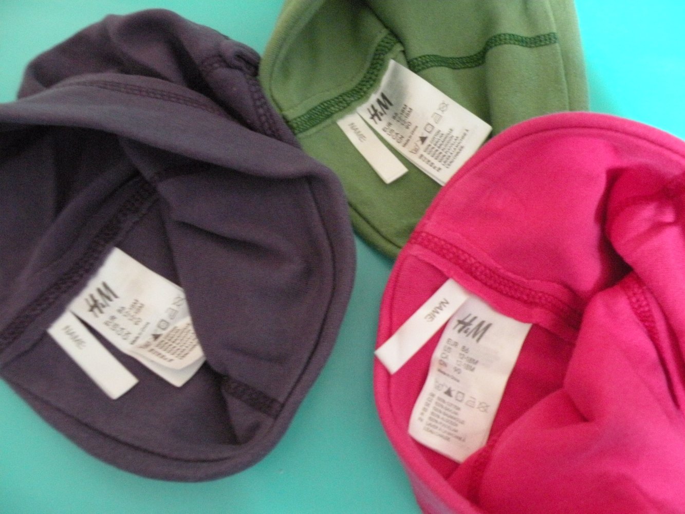 Set Paket Mützen Beanie Frühling Übergang 3 Stück H&M Gr 86 grün pink lila top