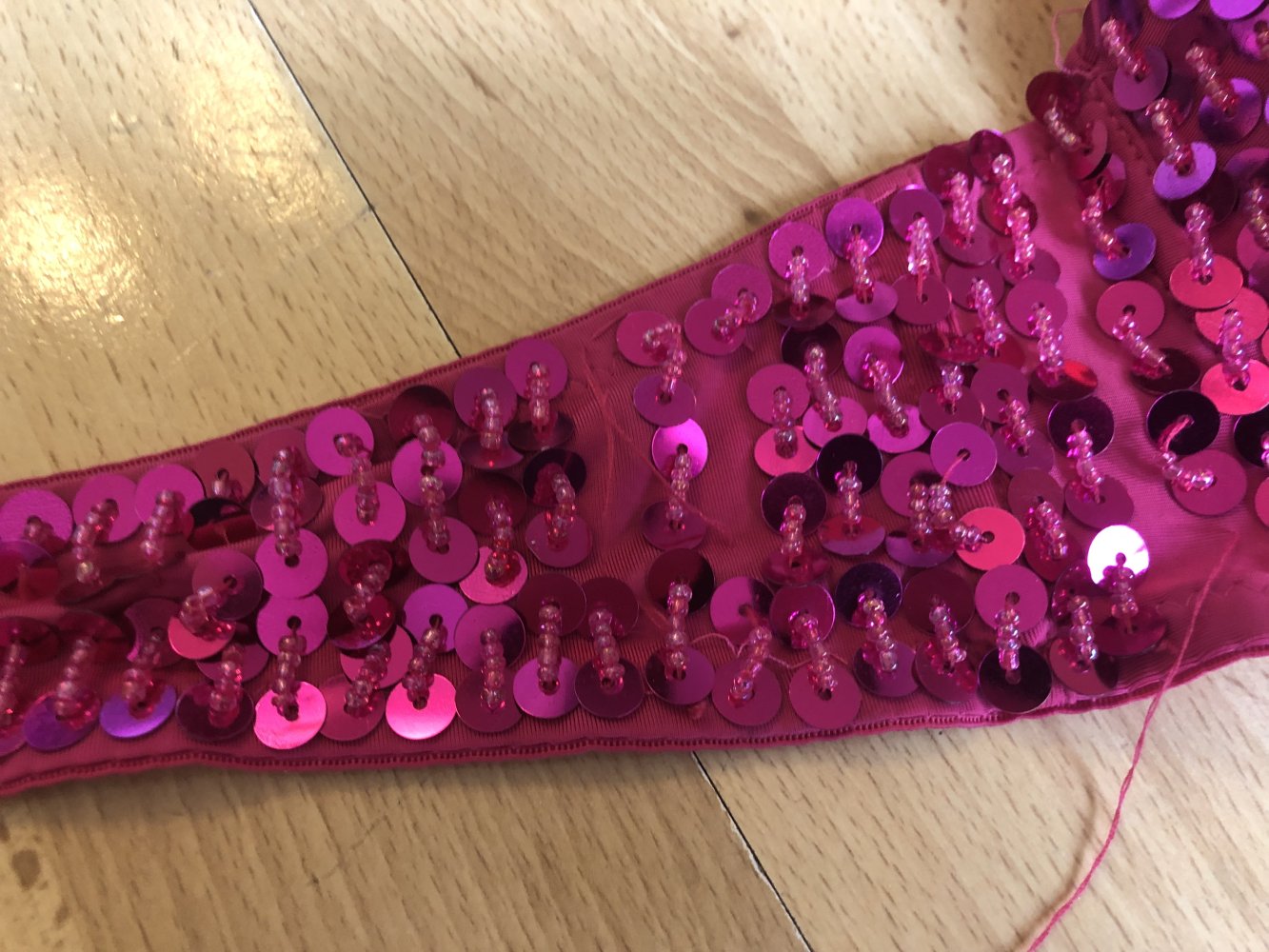 Bauchtanz Bustier, BH. Oberteil, Kostüm, GoGo, Strip, Bikini pink mit Perlen und Pailletten bestickt, Satin