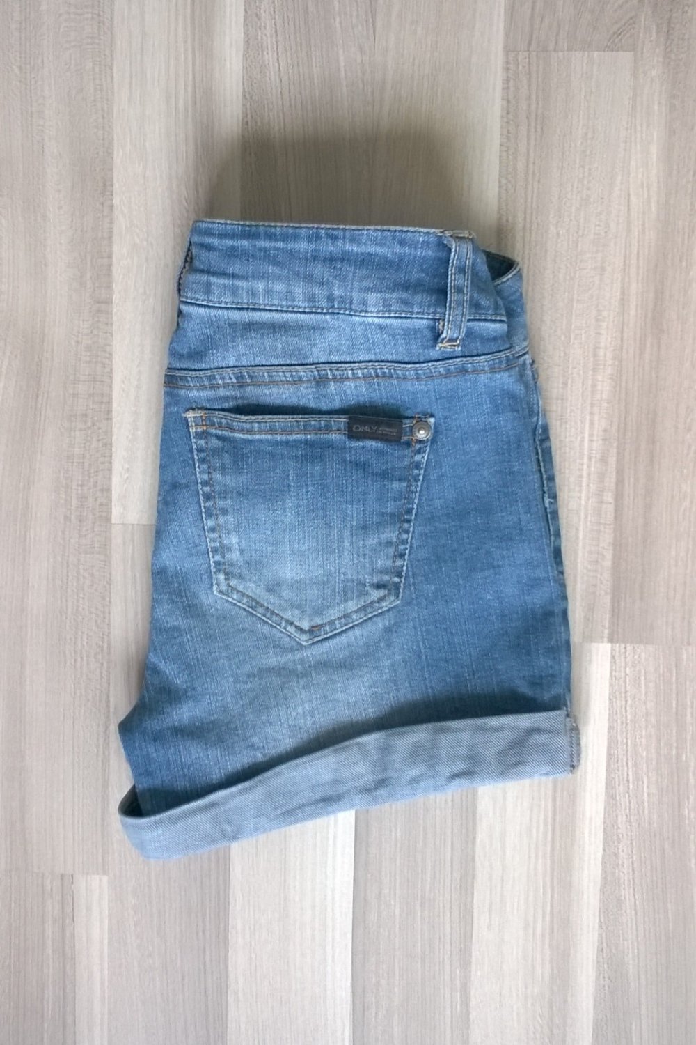 Jeansshorts Shorts blau Sterne W25 Only