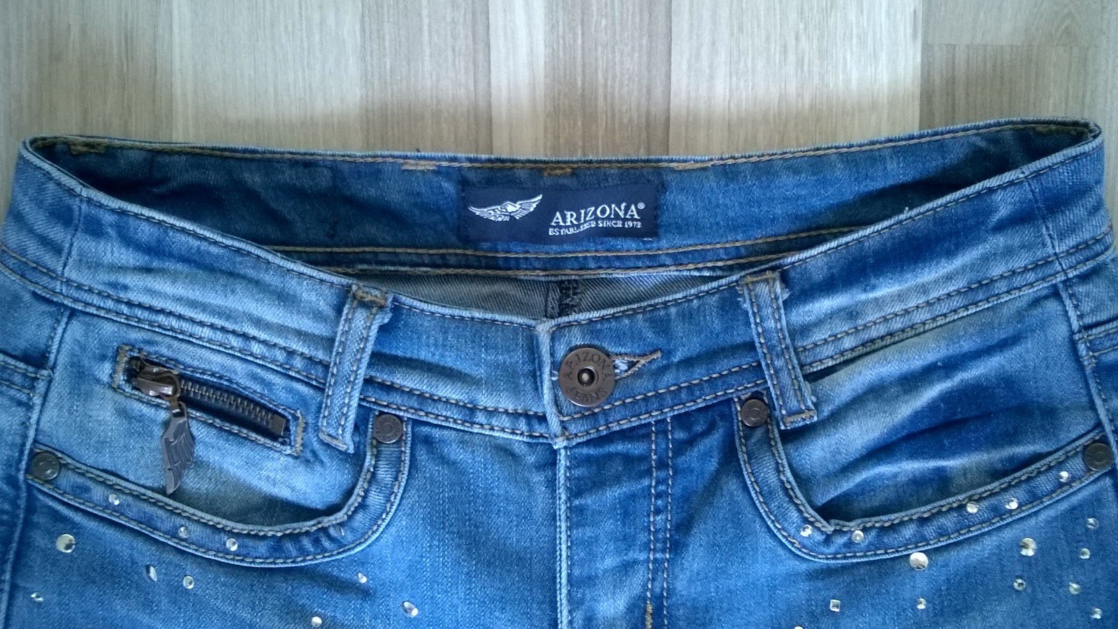 Jeans Blues blau mit silbernen Plättchen und Steinen Straight Gr 18 Arizona