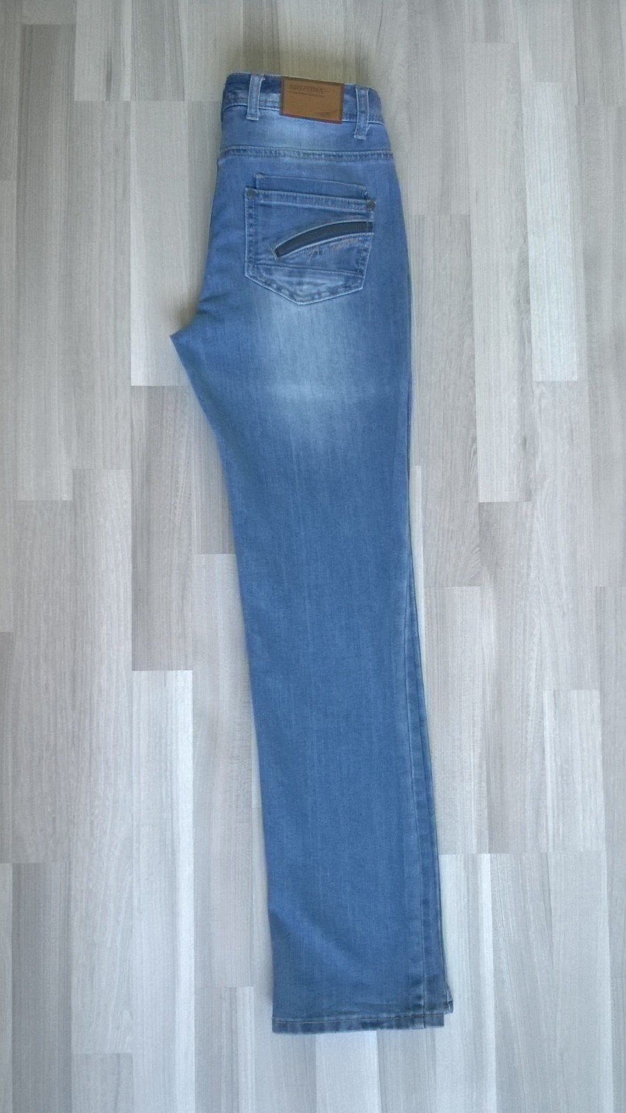 Jeans Blues blau mit silbernen Plättchen und Steinen Straight Gr 18 Arizona