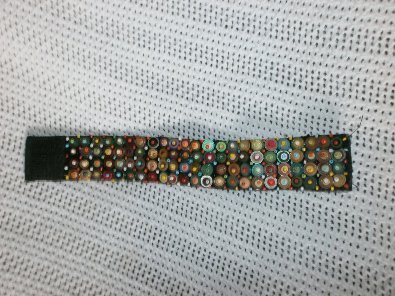 Schwarzes Samtarmband, bunte Pailletten, Klettverschluss,Thailand