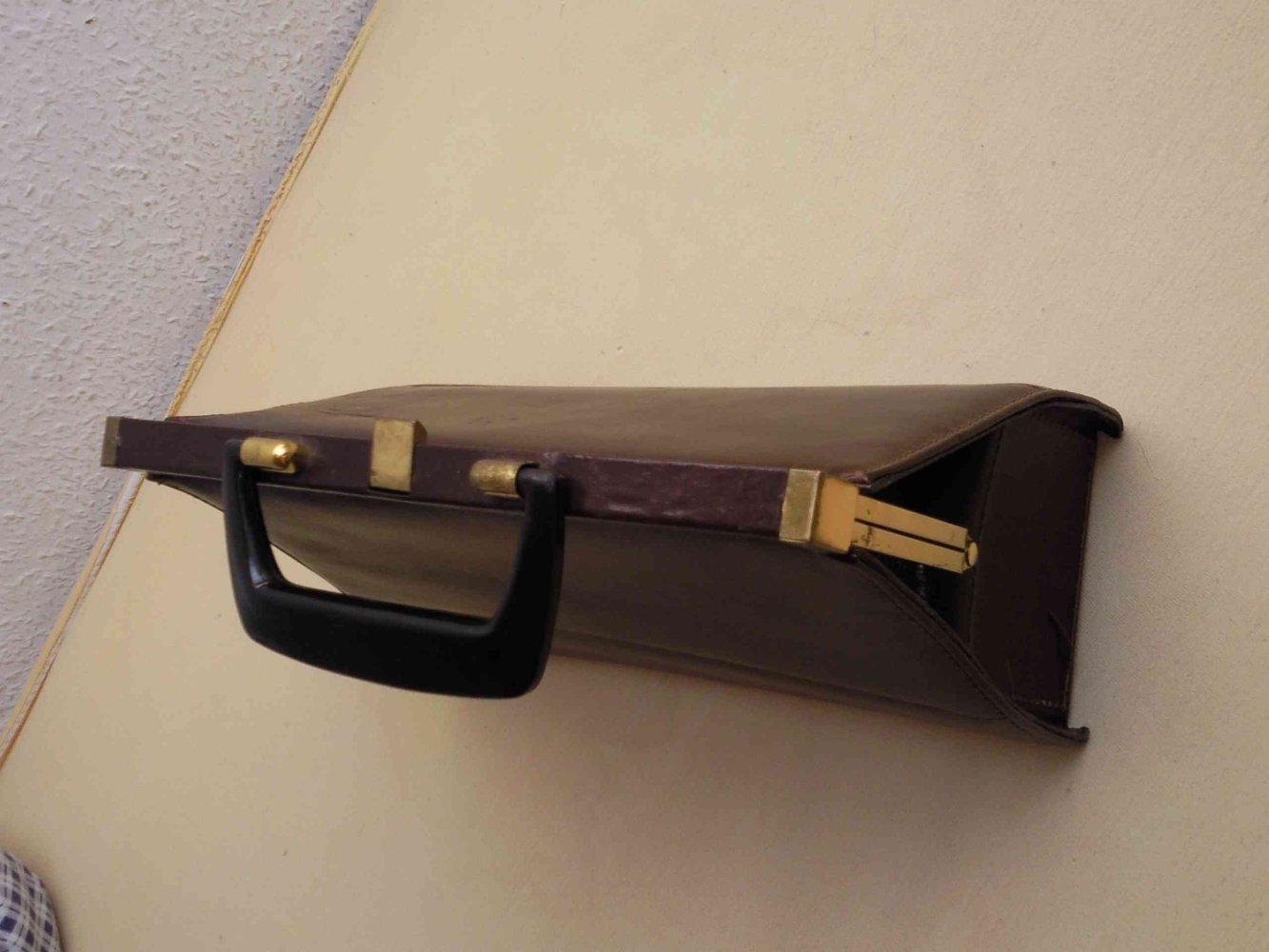 Dunkelbraune Handtasche, Kunstleder ?