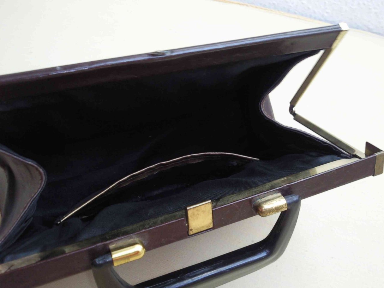 Dunkelbraune Handtasche, Kunstleder ?