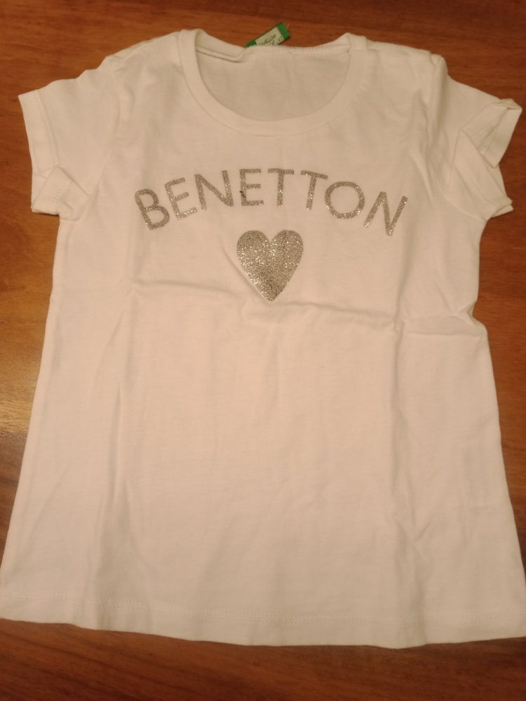 weisses Benetton-T-Shirt mit Glitzer